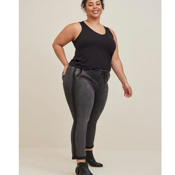 Torrid Pull-on Boyfriend Straight Super Soft Mid-rise Jeans Women’s Plus Size 20 - Picture 1 of 12